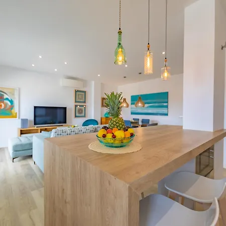 Apartman Quiet And Elegant With Terrace And Pool