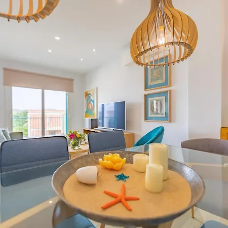 Quiet And Elegant With Terrace And Pool Apartman
