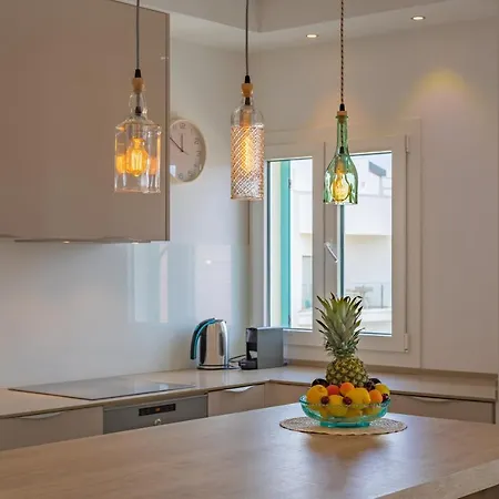Apartman Quiet And Elegant With Terrace And Pool