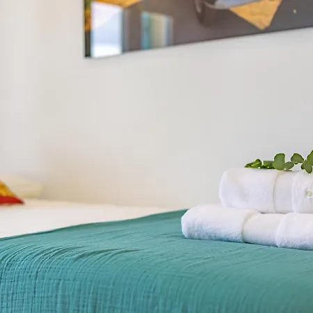Apartman Quiet And Elegant With Terrace And Pool