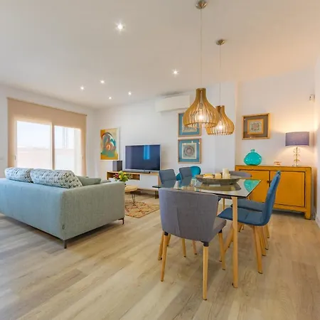Quiet And Elegant With Terrace And Pool Apartman